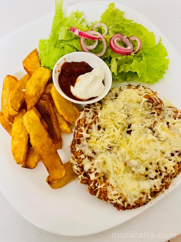 BREADED CHICKEN ESCALOPE Moraraha
